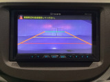バックでの車庫入れも安心です! リアカメラが付いているバックモニター付のナビを装備しております。操作線もついており距離感も画面から確認できます。