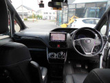 運転席と助手席には快適温熱シートが装備されています。