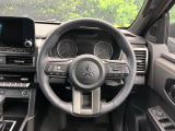 【純正革巻きステアリング】上質な革を使用することで、手にしっかり馴染みとても運転しやすいハンドルです♪