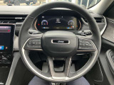 ハンドル裏にはオーディオ操作用のボタンがあり運転中でも安全に操作可能です!