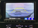 バックでの車庫入れも安心です! リアカメラが付いているバックモニター付のナビを装備しております。操作線もついており距離感も画面から確認できます。