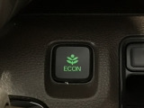 ★ECONスイッチ★ エコドライブを加速しよう!スイッチをONにすると、運転の仕方によるロスを抑え込み燃費をよくするようクルマが頑張ります(*^ー^*)燃費向上にチャレンジ♪
