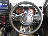 運転が楽しくなる明るく開放的な運転席まわりです。