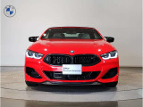 【BMWの伝統-1】BMWの特徴的な“キドニーグリル”は、80年以上続く伝統の形でございます。変わらないこだわりのデザインが、プレミアムブランド“BMW”を創り出します。