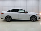 中古車だけではなく、新車も多岐にわたり、正規輸入車販売を行っております。各店舗選りすぐりの仕入ネットワークの中からあなたにピッタリのお車を探します!