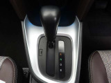 フロアシフトのCVTオートマチック車です。