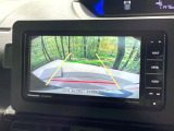 【バックカメラ】駐車時に後方がリアルタイム映像で確認できます。大型商業施設や立体駐車場での駐車時や、夜間のバック時に大活躍!運転スキルに関わらず、今や必須となった装備のひとつです!