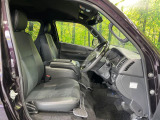 運転席シート廻りは使用感も少なく、良好な状態となっています。丁寧に使われていたことがよくわかりますね。