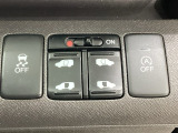 リアドアは乗り降りに便利な両側電動スライドドアです。また運転席に座っていながらスイッチ操作で自在にスライドドアを開け閉めできます。