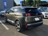 当社の納車前点検・サービスの内容は、車検点検・法定12ヶ月定期点検・油脂類の点検及び交換・バッテリーの点検及び交換等を行い、良好な状態にてご納車させていただきます。