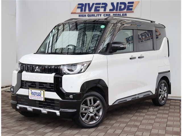 三菱 デリカミニ T プレミアム 4WD