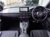 ◆視界広々で非常に運転しやすくロングドライブでも疲れを感じさせないすっきりとまとまったインパネ周りです。