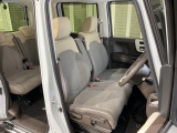 乗降がしやすい運転席。高さが調節できて小柄な方でもベストポジションをとることができます。