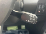 【クルーズコントロール】高速道路もラクラク走行。アクセルを離しても一定速度で走行ができ、長距離運転時の負担を軽減!加速・減速も簡単なスイッチ操作で調整できます。