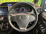 【純正革巻きステアリング】上質な革を使用することで、手にしっかり馴染みとても運転しやすいハンドルです♪