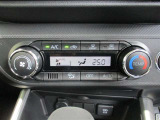 オートエアコンで操作が簡単です
