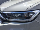 純正インフォテイメントシステム”Discover Pro”搭載により、車両の各種情報の表示や先進安全装備などの設定も可能。またiPod/iPhone/音楽再生/ハンズフリーフォンにも対応。