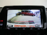 バックガイドモニターで、後方を確認しながら安心して駐車することができます。運転初心者も熟練者も必須の機能ですよ!