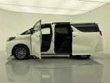 アルファード ハイブリッド 2.5 エグゼクティブ ラウンジ S E-Four 4WD 