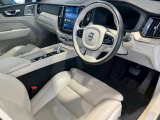 XC60  リチャージ プラグインハイブリッドT6 AWDインスクリプション 4WD