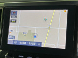 【ナビ機能付き9型ディスプレイオーディオ】ナビ機能搭載の他、お持ちのスマートフォンと連携して、ナビやbluetoothでの音楽再生が可能です♪デザインはもちろん操作性も良好!