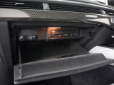 各モデルの情報がインプットされた専用テスターで過去の細かな不具合を確認し、モデルの各部位ごとに専用スペシャルツールを用いて整備します。