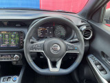 周囲が広く見わたせて運転しやすく室内も広々★