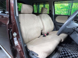 運転席シート廻りは使用感も少なく、良好な状態となっています。丁寧に使われていたことがよくわかりますね。