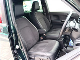 お車選びをお楽しみ頂けるよう、在庫車の展示スペースを十分に確保しております。