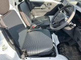 運転席・助手席全体像です