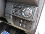 【車屋】として、長く車業界に従事した経験豊富なスタッフが多数在籍しております。