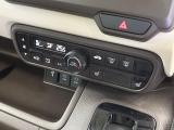 【前席シートヒーター】寒い日に重宝するシートヒーター!エアコンより早く温まってくれるので寒がりの人も安心ですね♪エアコンの温風は乾燥するから苦手、という方にもをおすすめです。