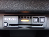■【ETC車載器】が装備されています。セットアップをしてお渡しとなり、ETCカードを差し込むだけで高速道路の利用が可能です。