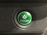 ★ECONスイッチ★ エコドライブを加速しよう!スイッチをONにすると、運転の仕方によるロスを抑え込み燃費をよくするようクルマが頑張ります(*^ー^*)燃費向上にチャレンジ♪