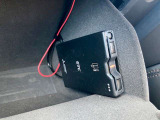 ETC車載機は助手席側のグローブボックス内部に取り付けられております。盗難防止に役立ちますし、邪魔になる事にもなりません!