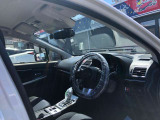 運転席もゆったりすわれます!!