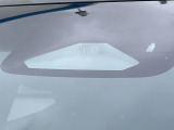 【プリクラッシュセーフティ】前方の車両等を検知し、衝突しそうな時は警報で注意を促し、ブレーキを踏む力をサポート。ブレーキを踏めなかった場合は衝突被害軽減ブレーキが作動、衝突回避をサポートします。