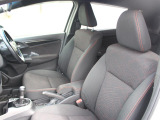 クリーニングをしっかり行っていますので、運転席・助手席どちらもきれいになっております!