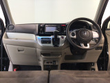 【前方視界】開放的な前方視界!運転がしやすく疲れにくいです♪窓が大きく、見通しがとっても良いおクルマですよ♪
