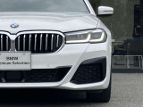 また、BMW正規認定中古車は、エマージェンシーサービスが自動付帯。24時間365日、皆様のカーライフをサポート致します。確かな安心のうえで、「駆けぬける歓び」をご堪能ください。