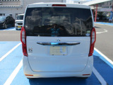 こちらはバックモニターも付いているので、駐車や細い路地の後退にも安心です!