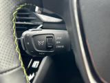 アクティブクルーズコントロール(ストップ&ゴー機能付) 前走車がいる場合はレーダーと車載カメラがその速度と距離を検知し自動制御によって適切な車間距離を保ちます。