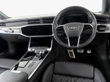 Audiのインテリアはエクステリア同様、優れたデザイン性とクオリティ、そして機能性を兼ね備えております。