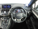 運転席はその車の重要ポイント。ぜひ実際にご乗車ください。お待ちしてます。