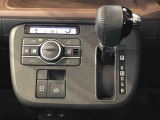 温度を設定すれば、自動で車内の温度管理をしてくれる優れものです♪ATミッションで運転楽々