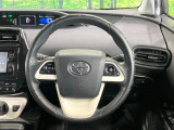 インテリアに合わせたデザインのステアリングは、運転される方のことも考え、運転しやすい形状、大きさです。是非一度、実際に触ってお確かめください。