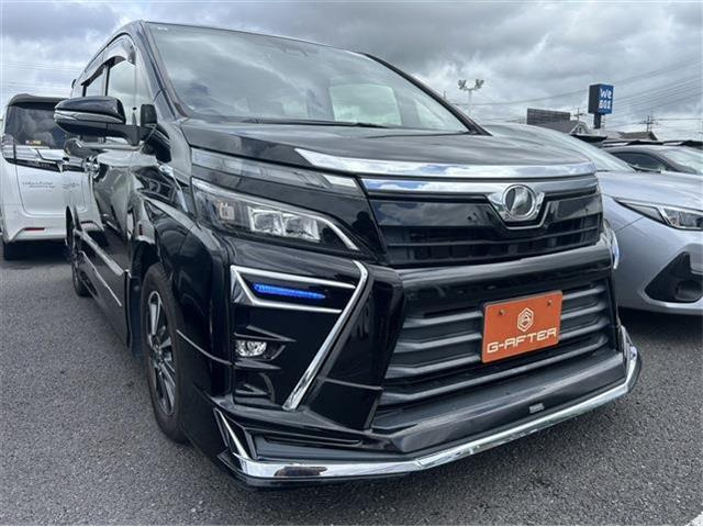 ヴォクシー 2.0 ZS 後期型モデリスタALPINE11型ナビ後席モニタ