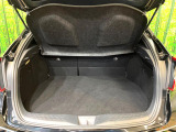 積み下ろしのしやすいデッキにはたっぷりと荷物を積み込んでいただけます。遊びから仕事まで、様々なシーンで頼れます♪