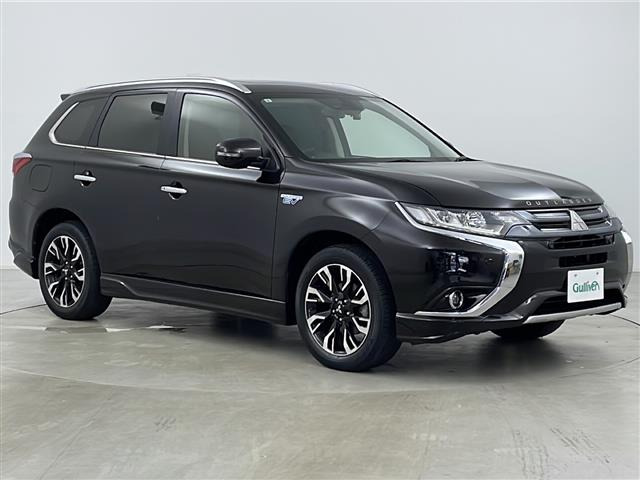 アウトランダーPHEV 2.4 G プレミアムパッケージ 4WD 4WD 本革シート