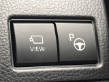 【リモート機能つきアドバンスドパーク】専用スマートフォンアプリの使用で、車外から遠隔駐車・出庫が可能な先進機能。広い場所で乗り降りしたい時に便利です♪
